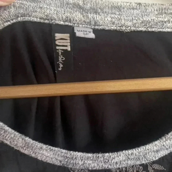 Kut From the Kloth Floral Mixed Material Top - Picture 9 of 14